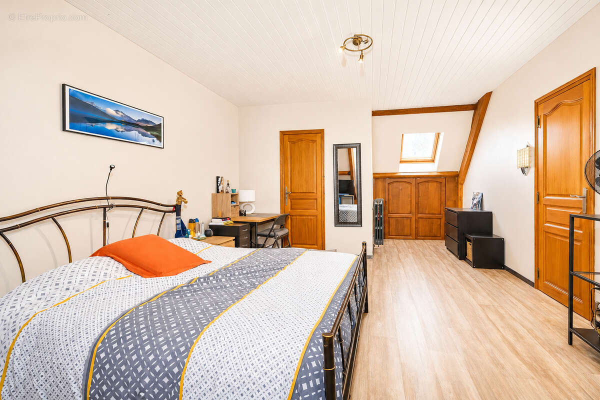 13 minutes à l'Est de Beaune : Maison 1994 avec grand terrain : 4 chambres : Pièce de vie de 40 m2 - photo 8