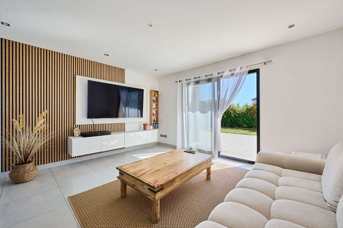 Maison à CHEVIGNY-SAINT-SAUVEUR