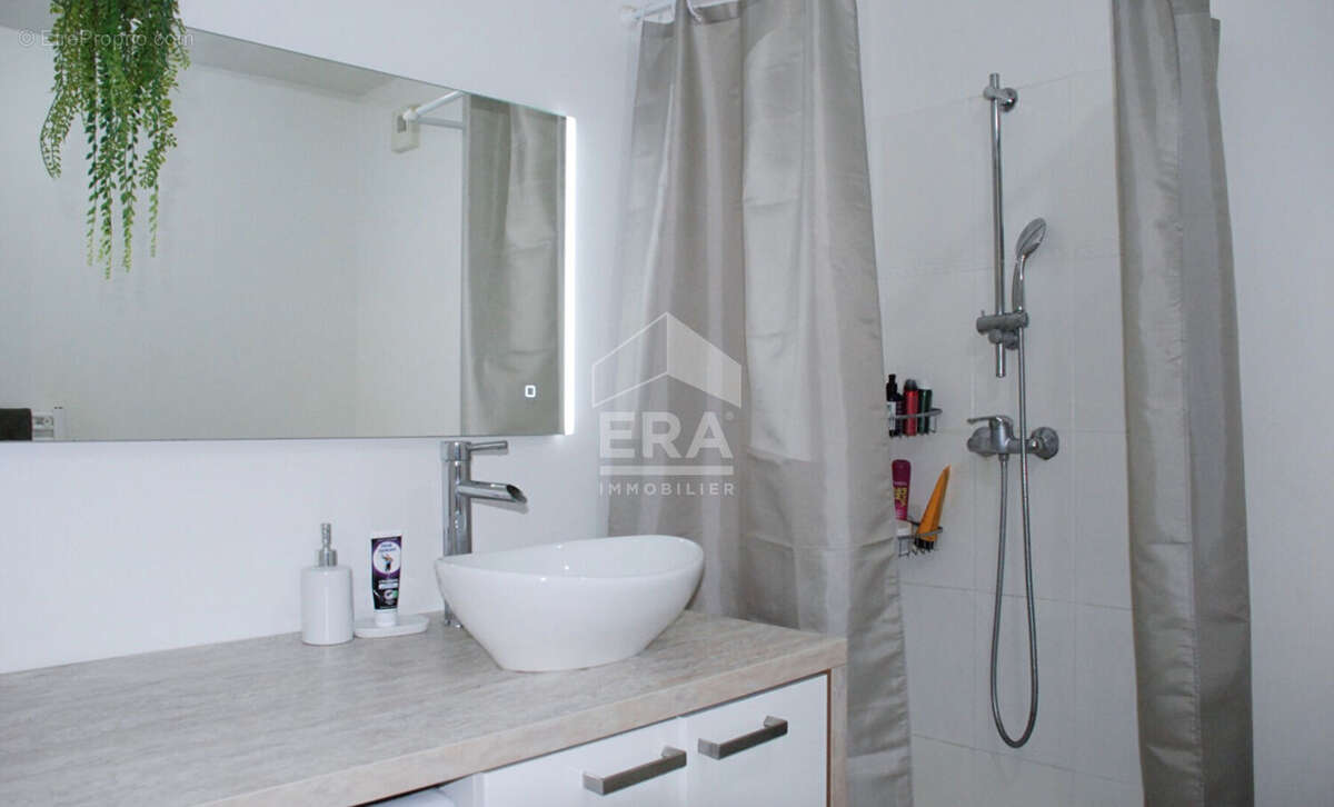 Appartement à LE LUC