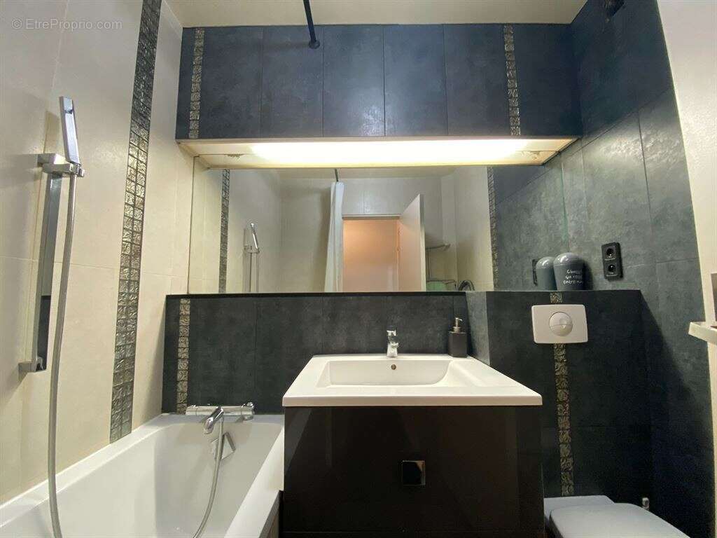 Appartement à COURBEVOIE
