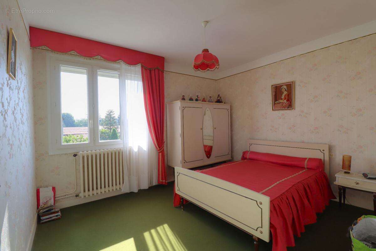 Maison à SAINTE-OUENNE