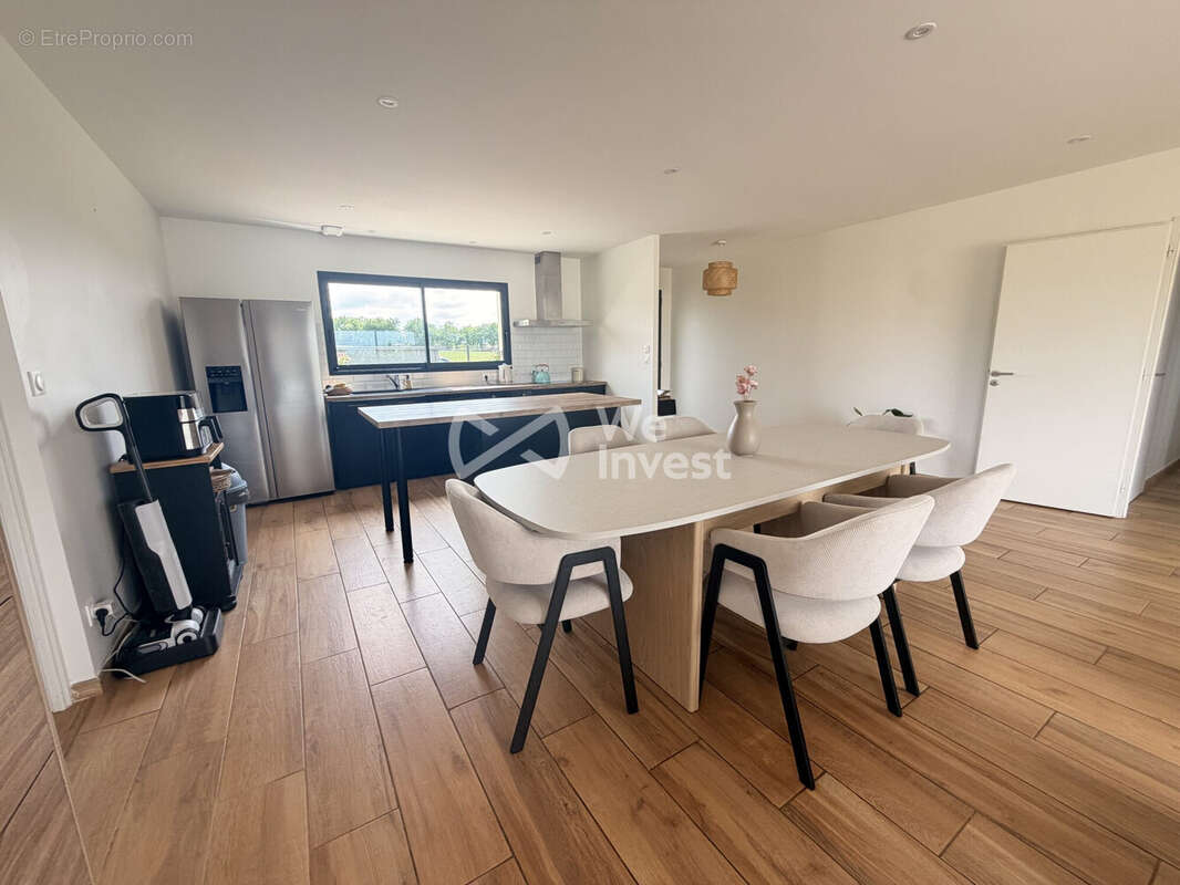 Maison 114 m² à Castres  - photo 3