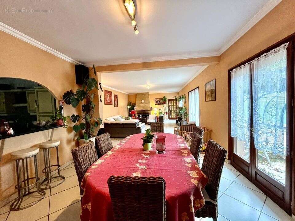 Maison à MONNETIER-MORNEX