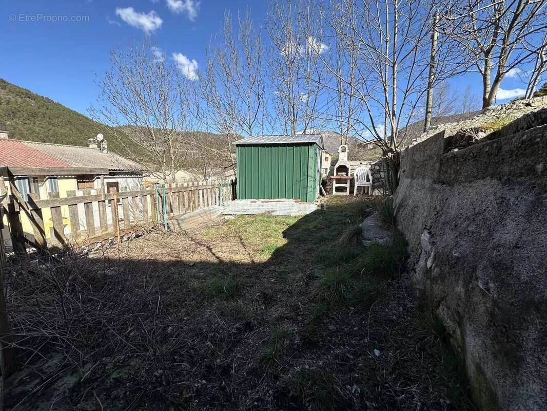 Maison à LAMBRUISSE