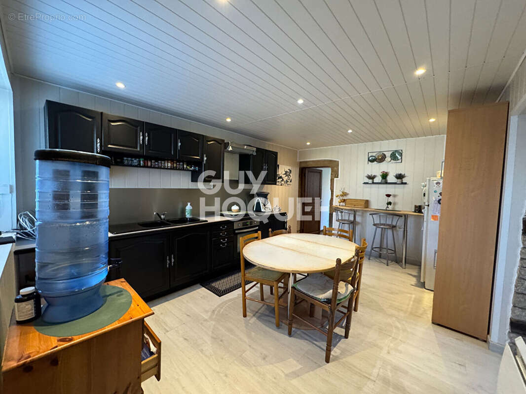 Maison à POUILLEY-FRANCAIS