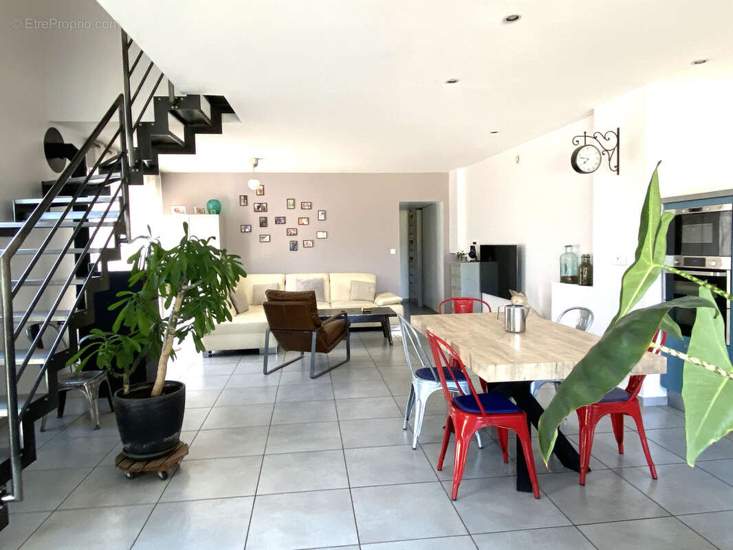 Maison entièrement rénovée avec piscine et studio indépendant - photo 2