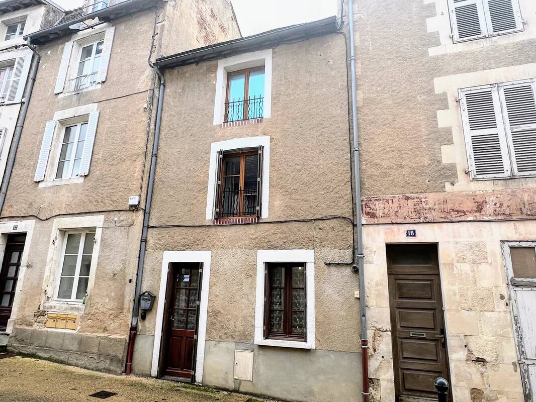 Maison à MONTMORILLON