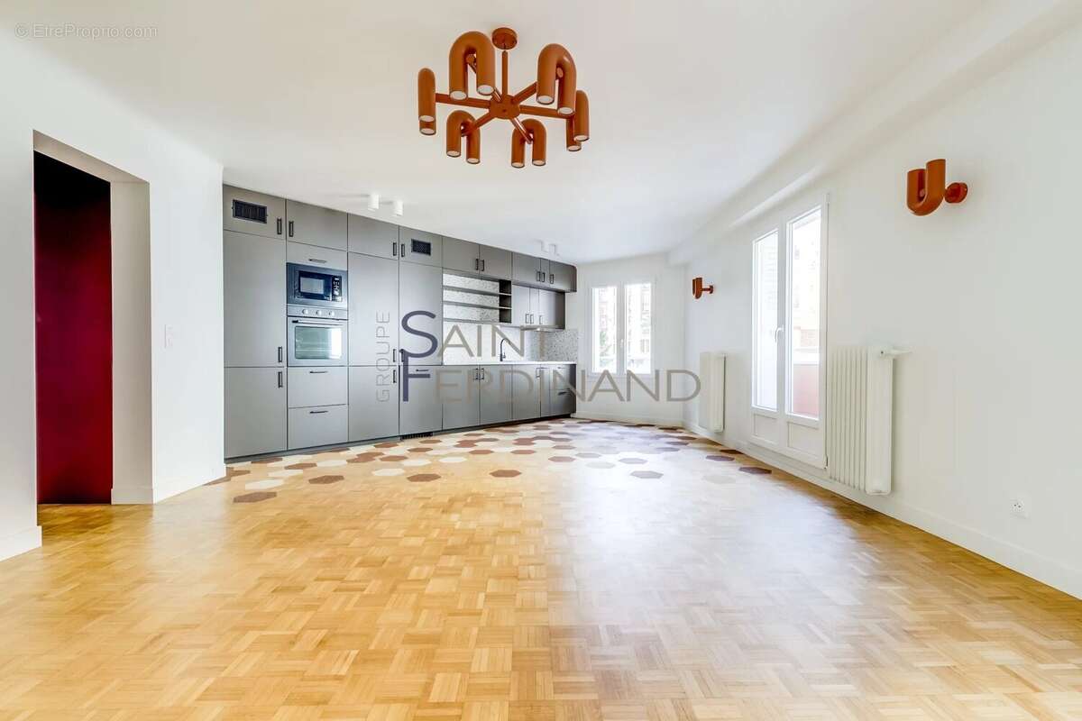 Appartement à PARIS-18E