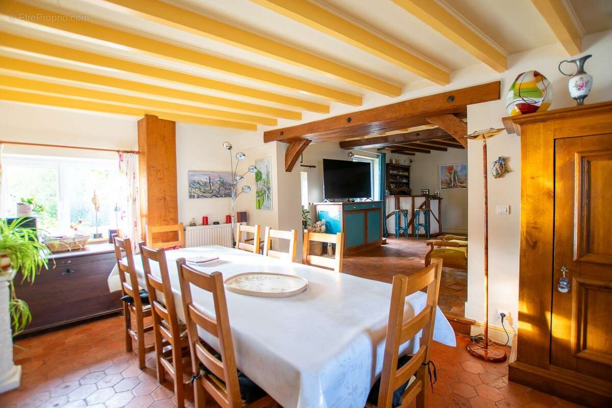 Maison à LES BORDES