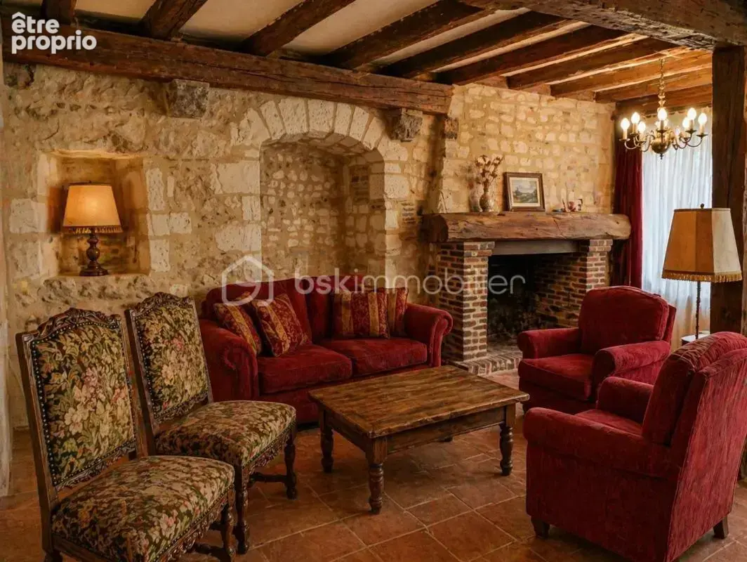 Ancien Corps de Ferme de 190 m² avec dépendances, cave et jardin clos - photo 2