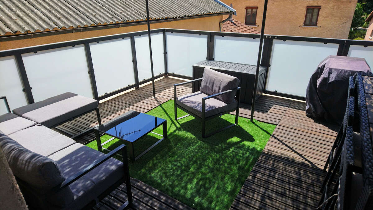 Appartement T4 en Duplex avec terrasse - photo 10