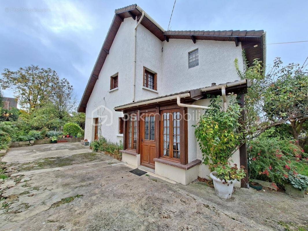 Maison à TREMBLAY-EN-FRANCE