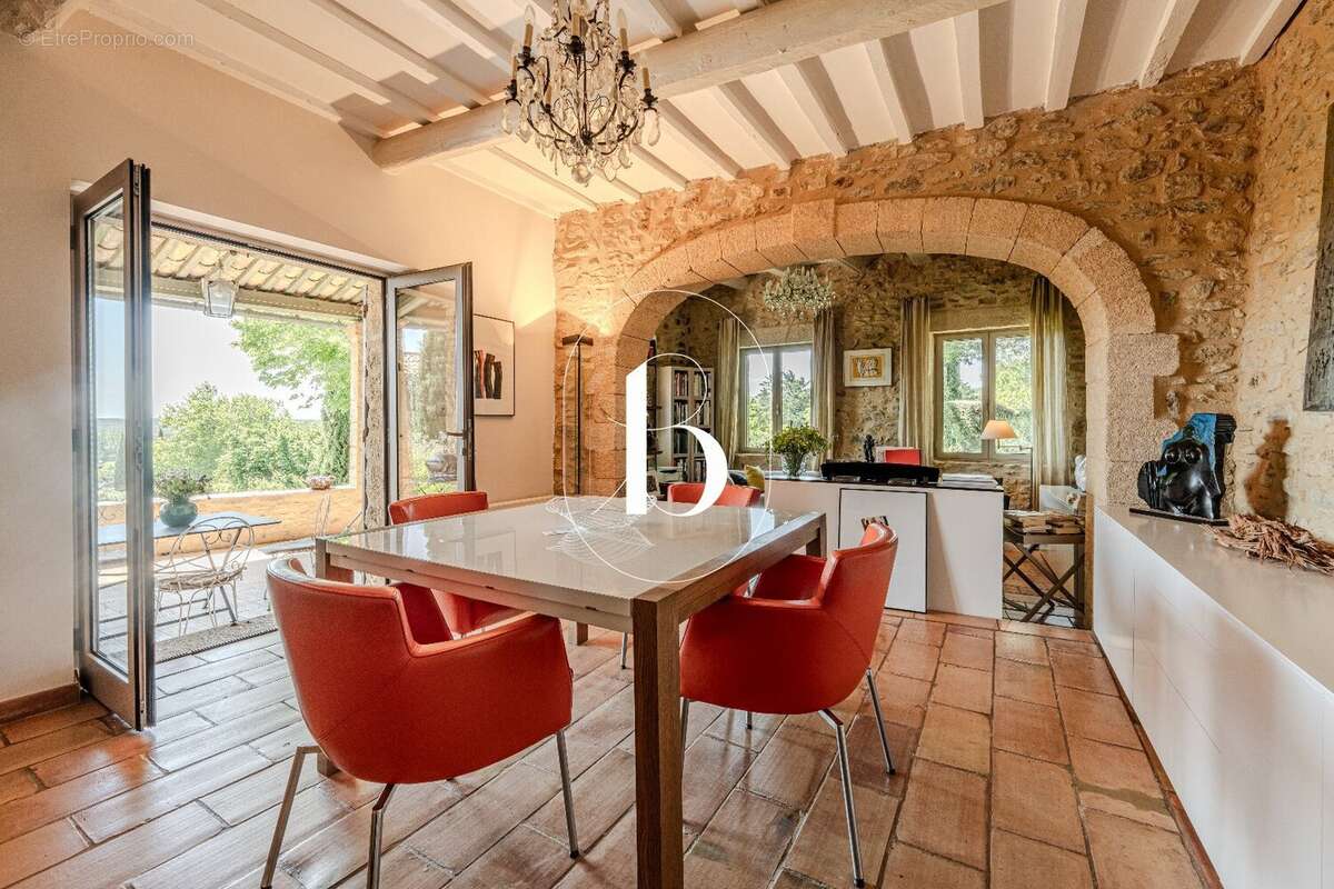 Maison à UZES