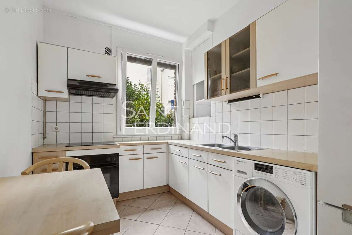 Appartement à NEUILLY-SUR-SEINE