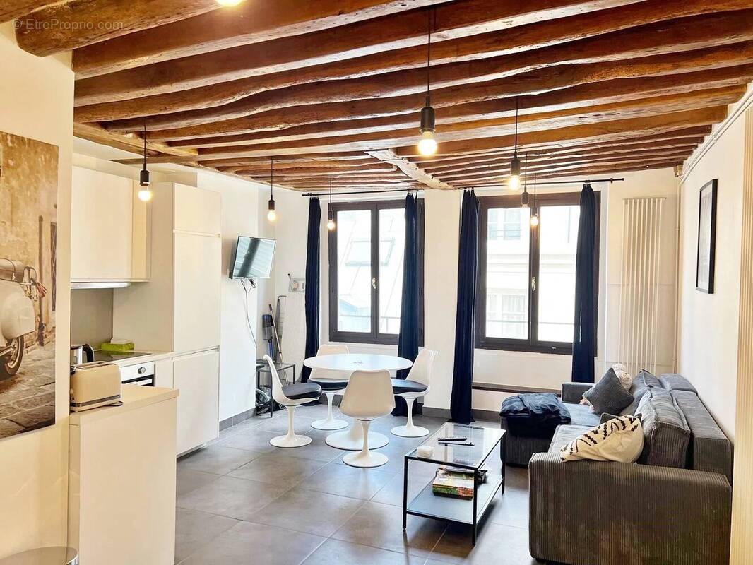 Appartement à PARIS-3E