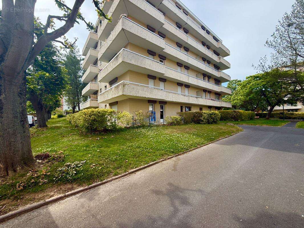 Appartement à HEROUVILLE-SAINT-CLAIR