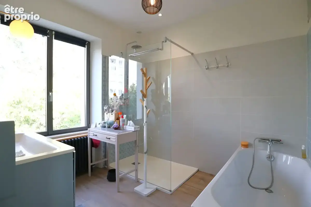 CENTRE VILLE - GARE, Maison offrant 133 m2 avec 2 parties 'NUIT' distinctes - photo 8