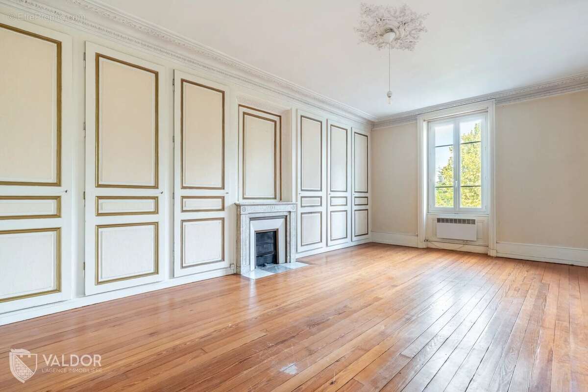 Maison à SATHONAY-CAMP