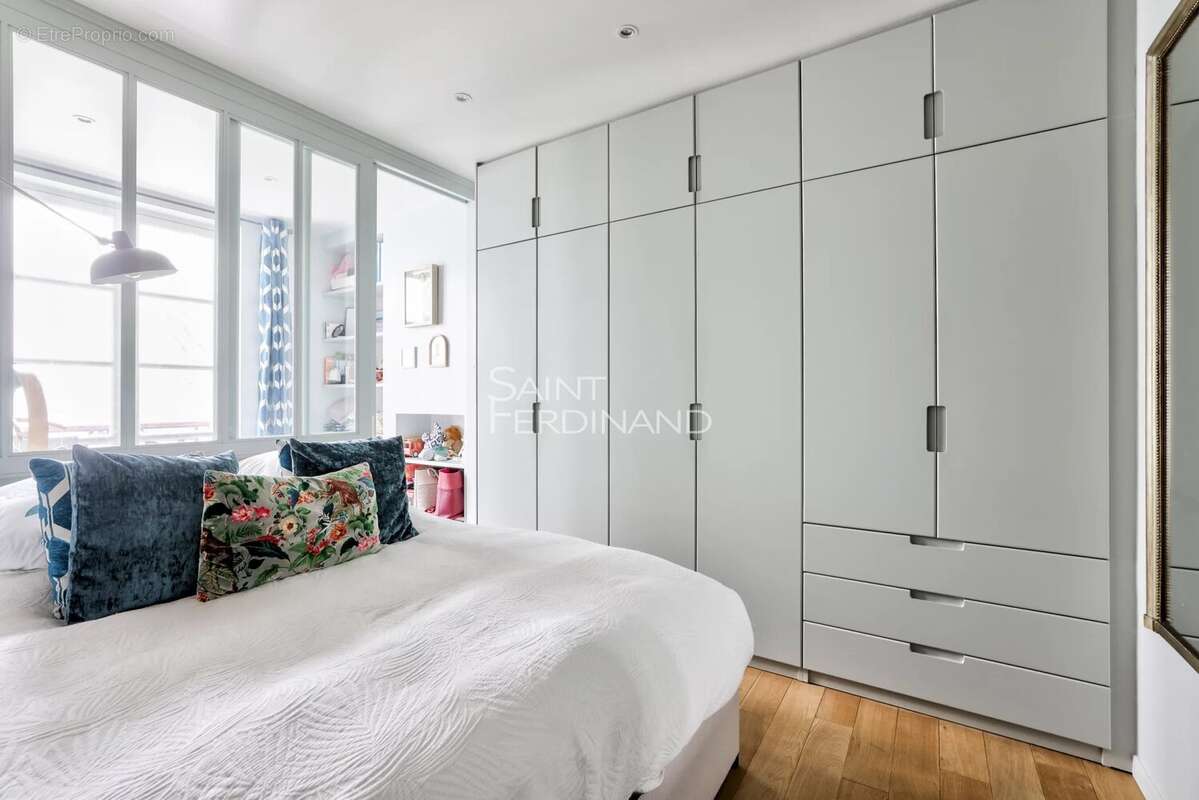 Appartement à PARIS-17E