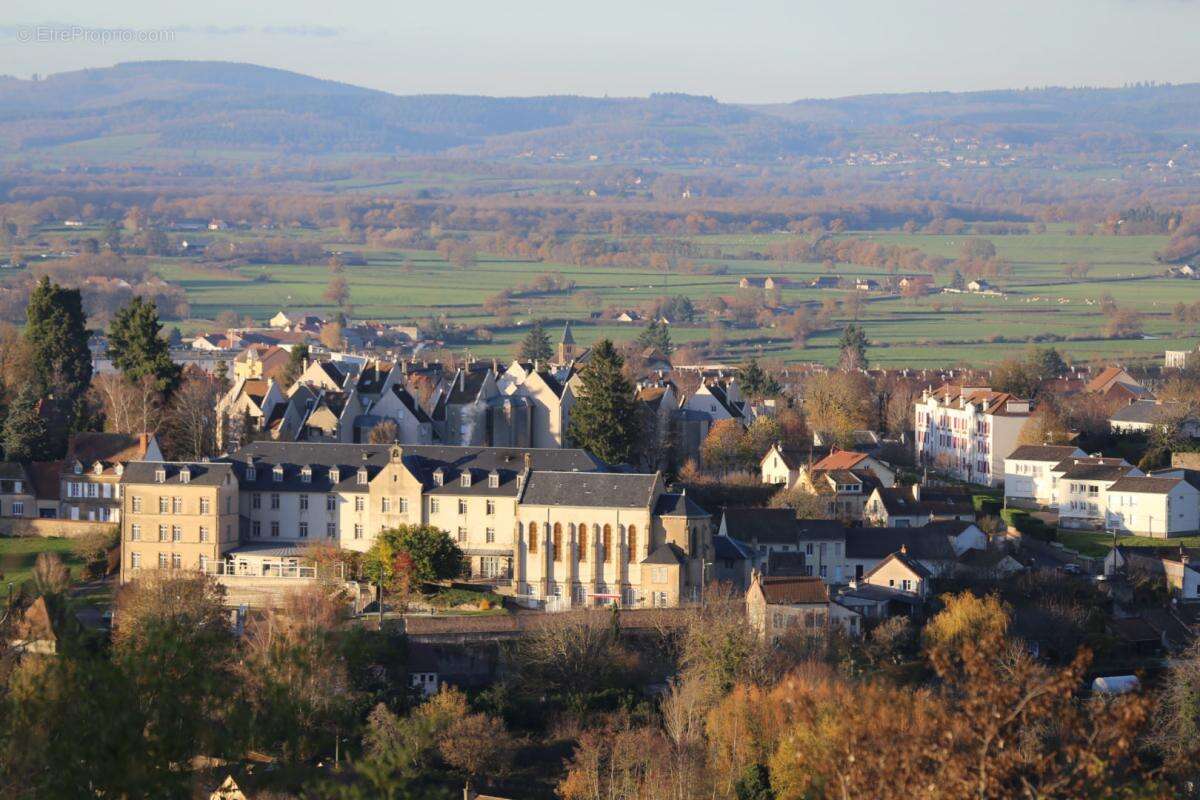 Maison à AUTUN