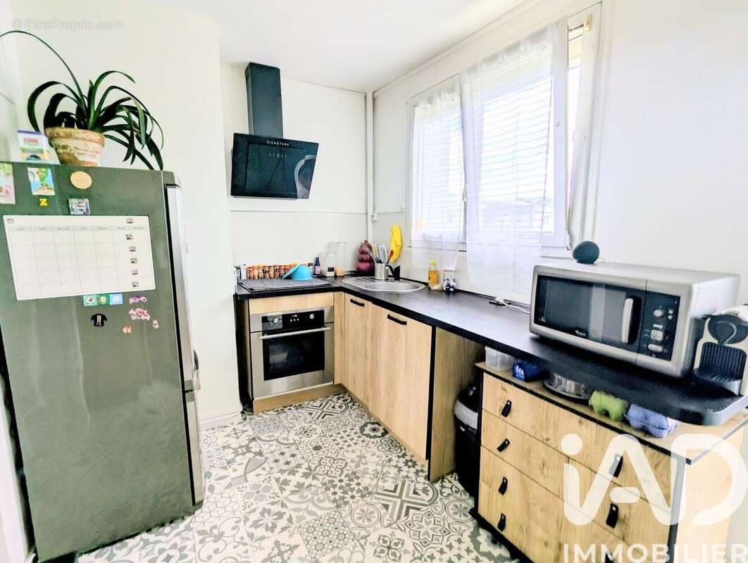 Appartement 63 m² à Saint-Jean-De-La-Ruelle  - photo 6