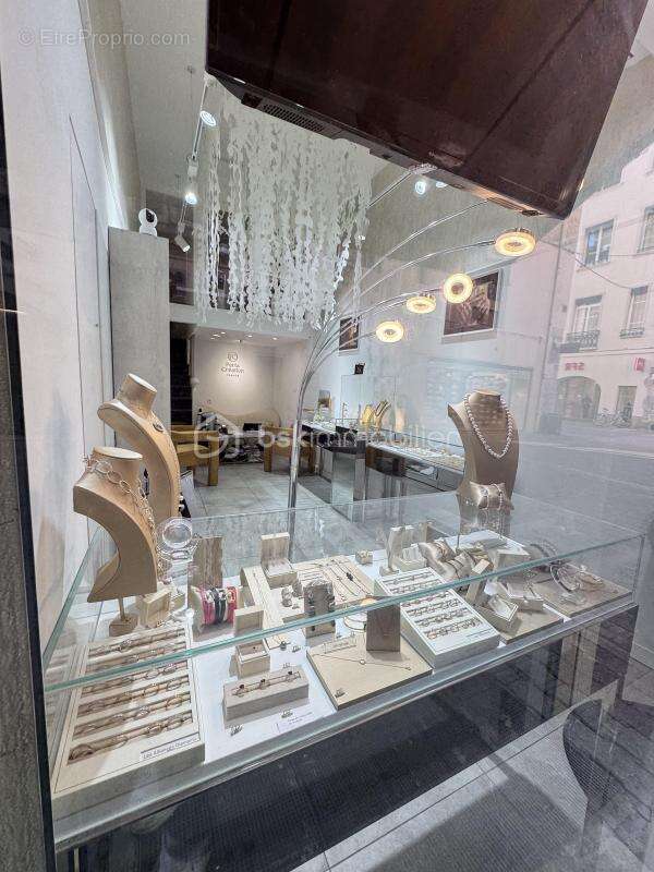 Commerce à GRENOBLE