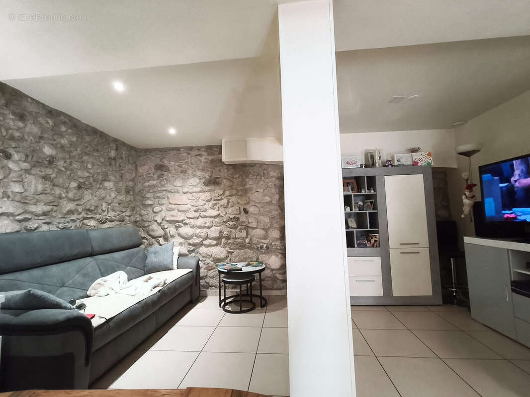 Maison à SERRIERES-DE-BRIORD