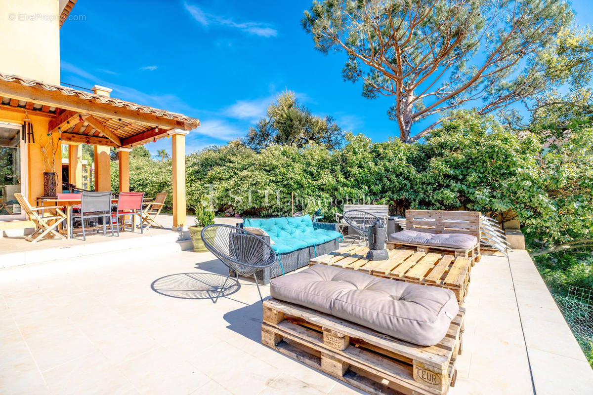 Maison à LES ISSAMBRES