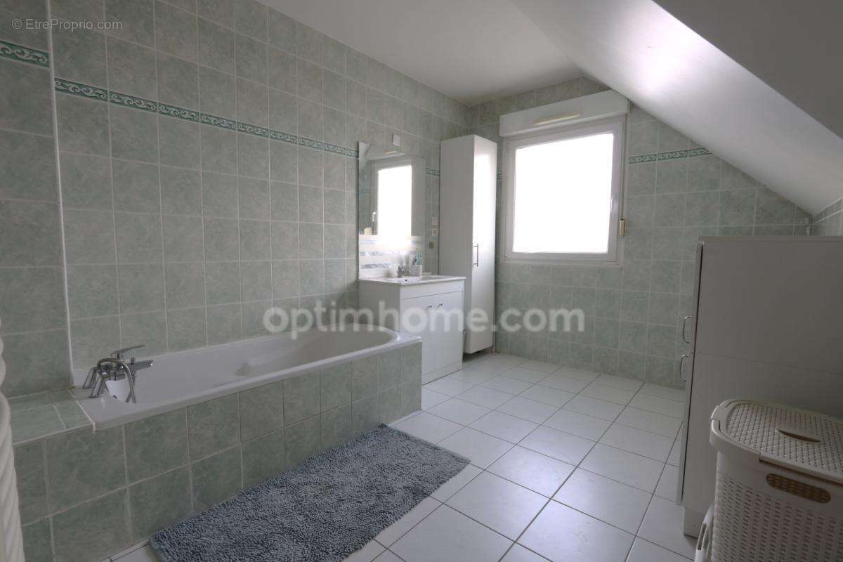 Yutz - maison mitoyenne 5 pieces avec 3 chambres, terrasse, jardin et garage ! - photo 7