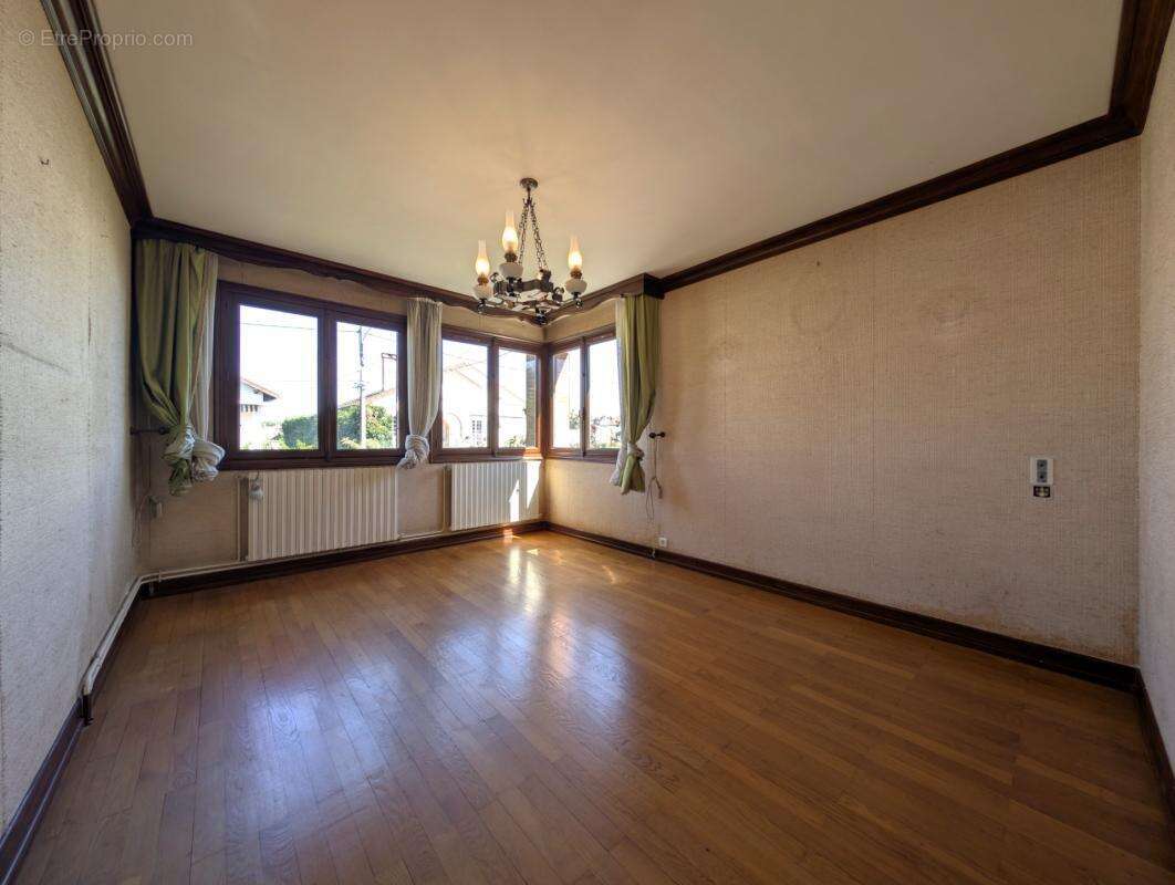 Riorges — Maison T4 avec terrain de 439 m² et garage (42) - photo 8