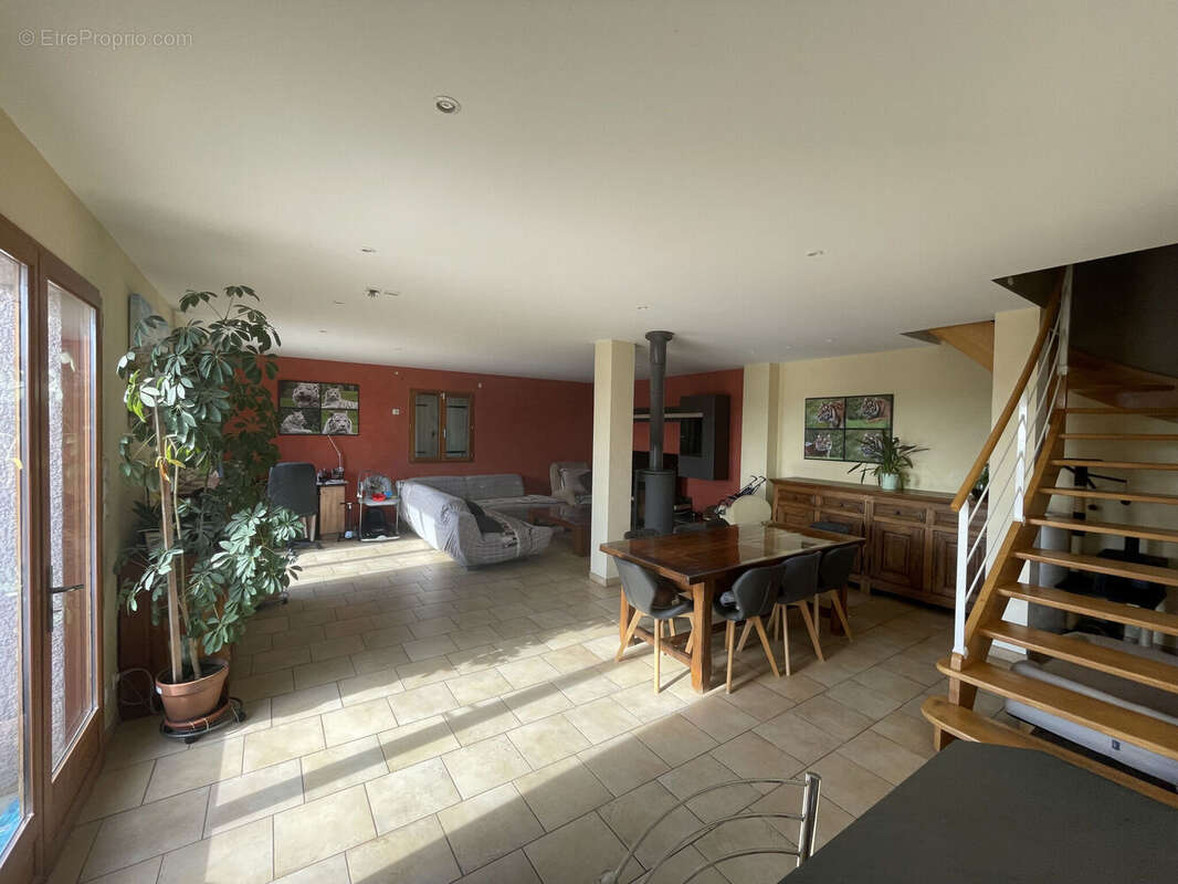 Photo 2 - Maison à AMPLEPUIS