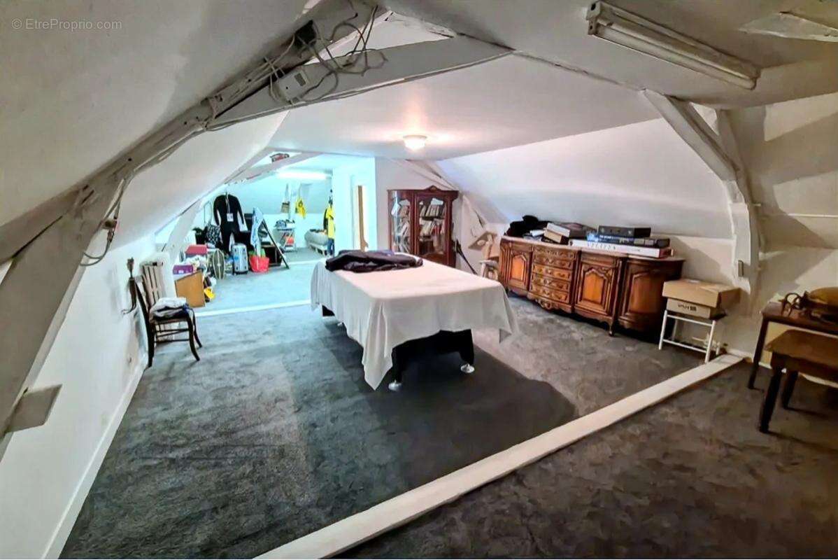 Maison à MONTGIVRAY