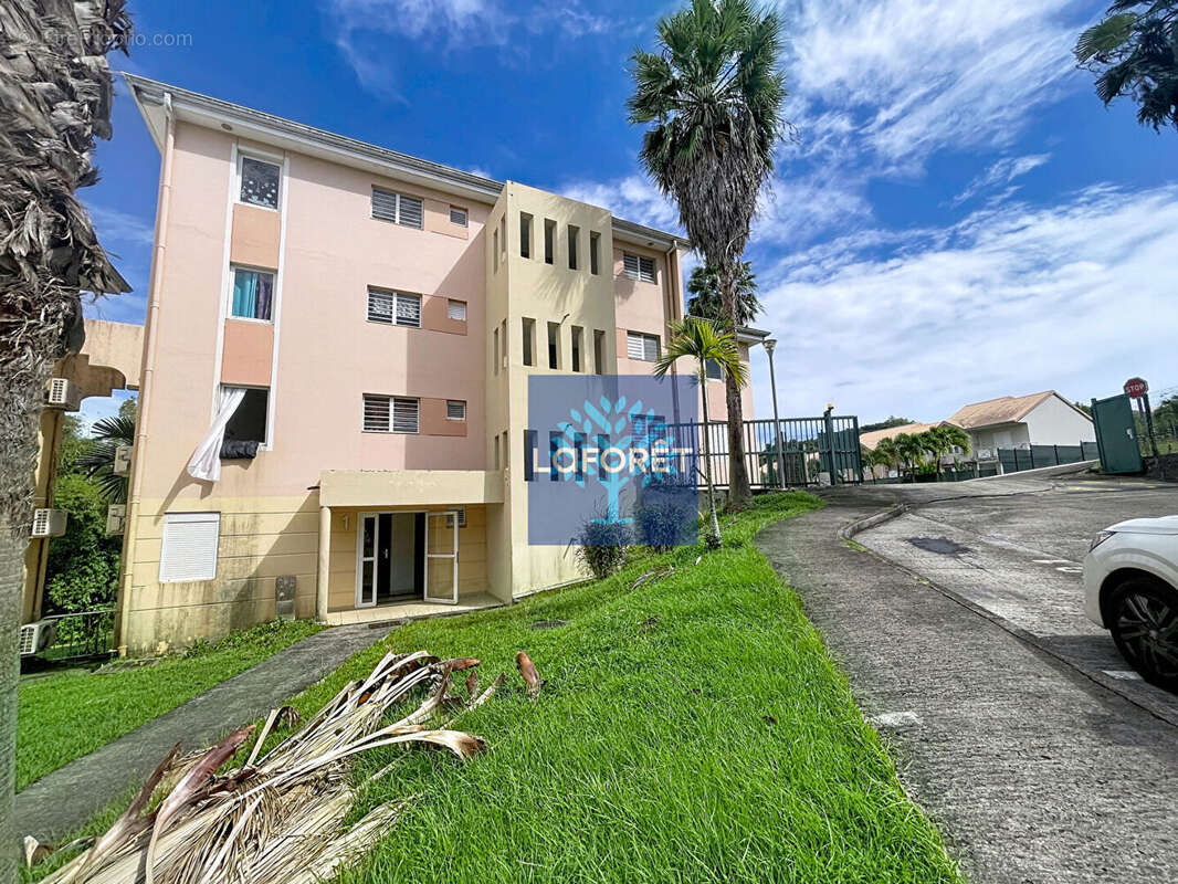 Appartement à LE ROBERT