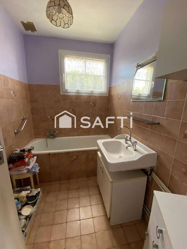 Maison 112 m² à Saint-Pardoult  - photo 5