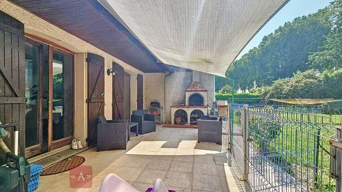 Maison à SAINT-SULPICE