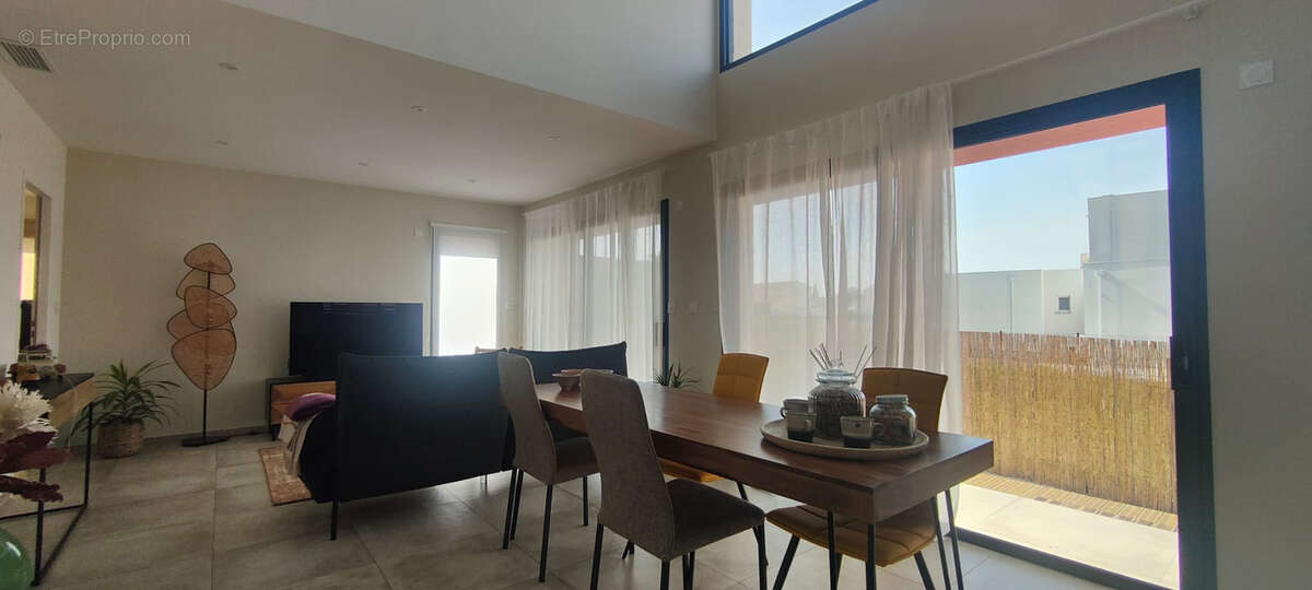 Maison à VILLELONGUE-DE-LA-SALANQUE