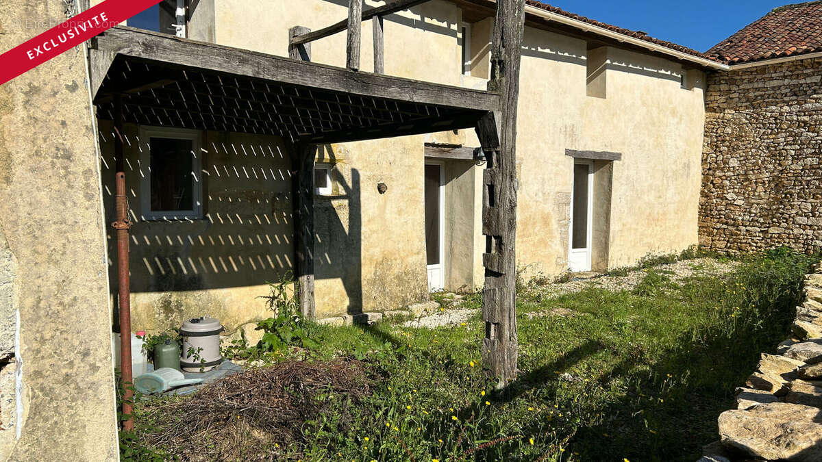 Maison à VIEUX-RUFFEC