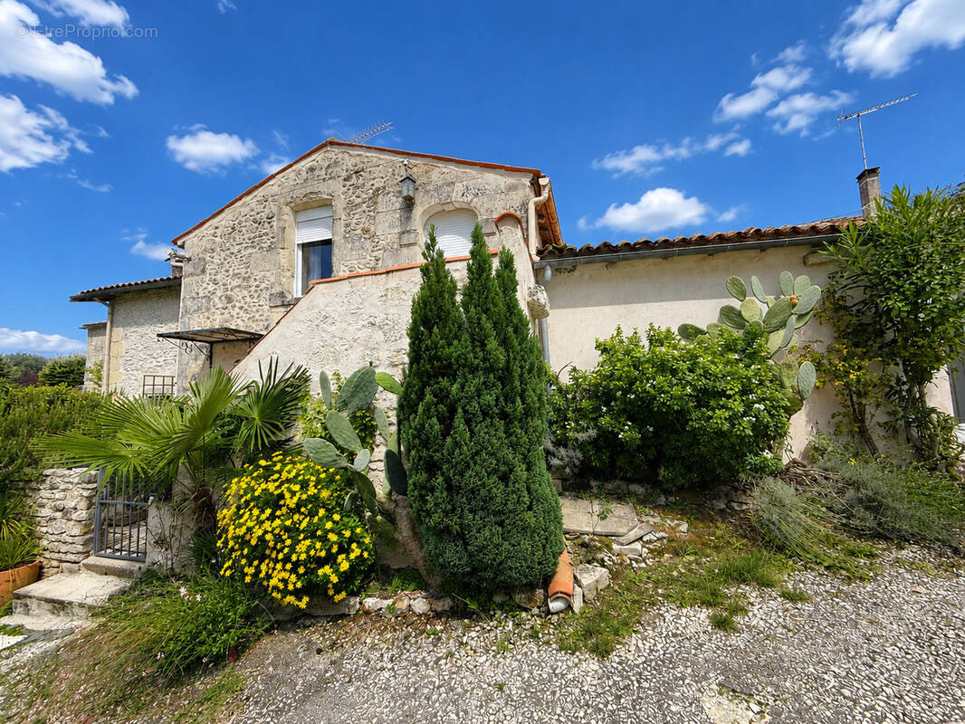 Maison à LA CHAPELLE-DES-POTS