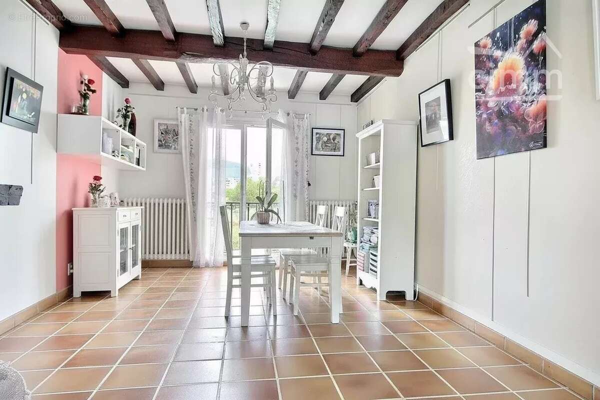 Maison à ECHIROLLES