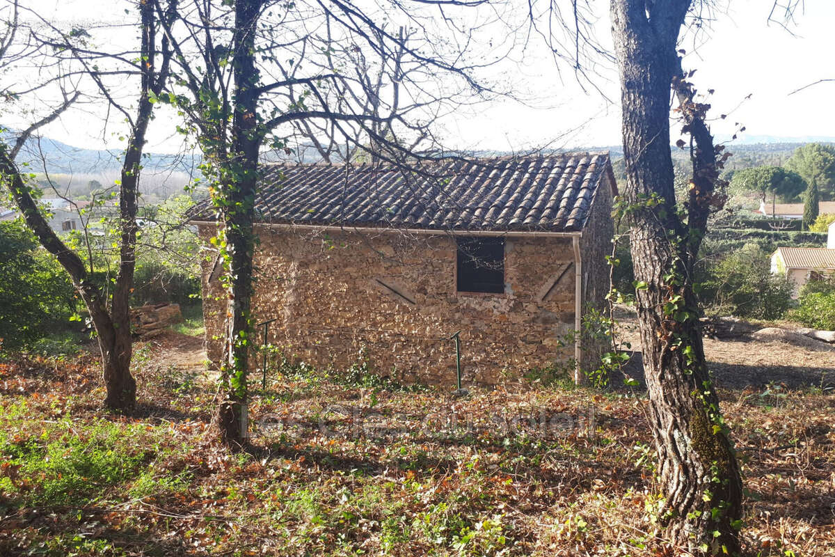 Maison 55 m² à Le Val  - photo 2