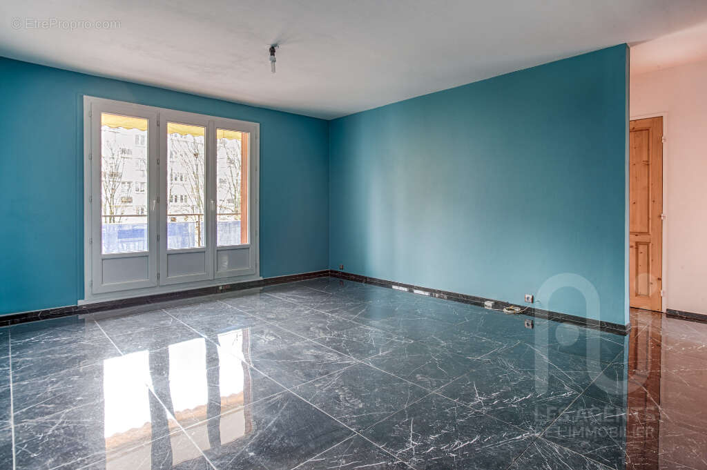 Appartement 3 pièces avec balcon, cave et parking ? Sartrouville, limite Bezons / Argenteuil - photo 3