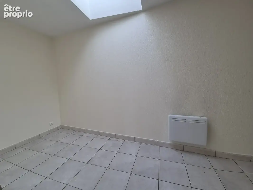 Vente - immeuble de rapport en bon etat - coeur de ville de sable- sur- sarthe - photo 4