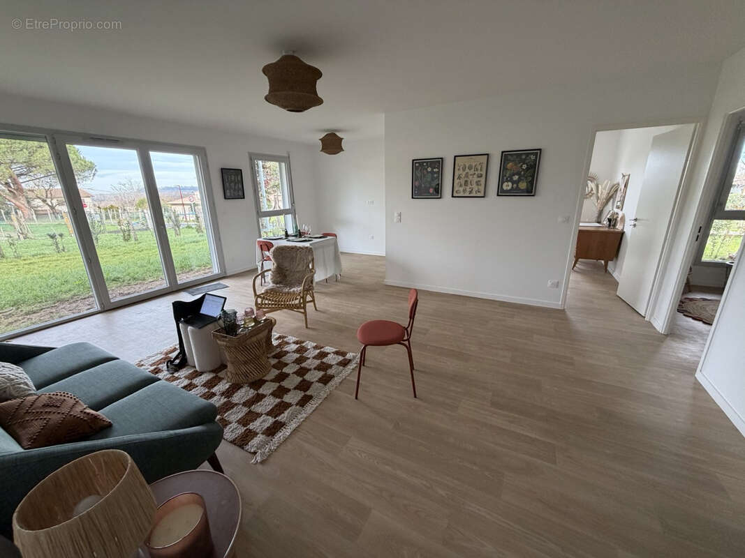 Appartement à TOULENNE