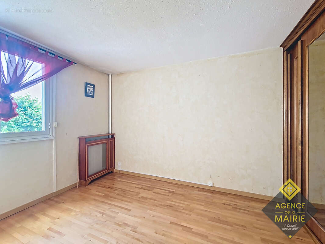 Appartement à QUINCY-SOUS-SENART