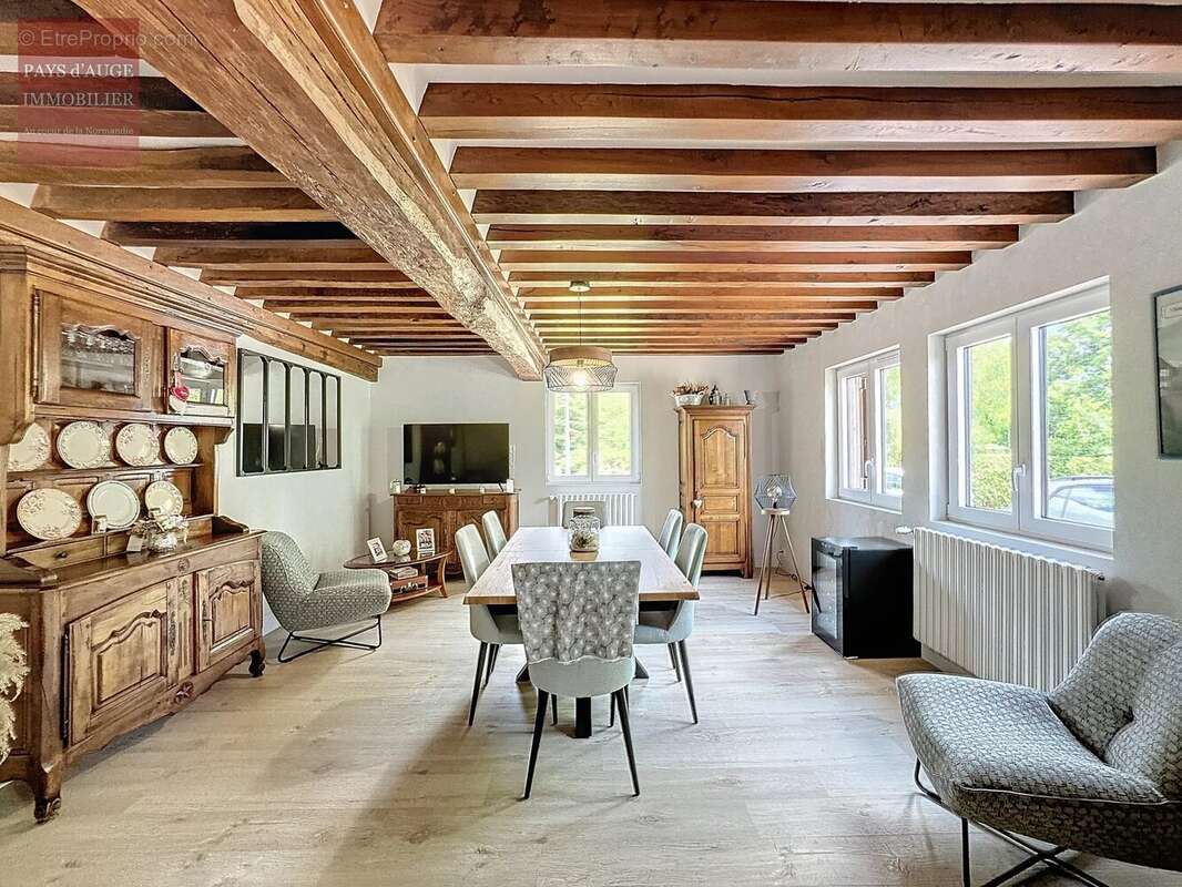 Maison à SAINT-PIERRE-SUR-DIVES