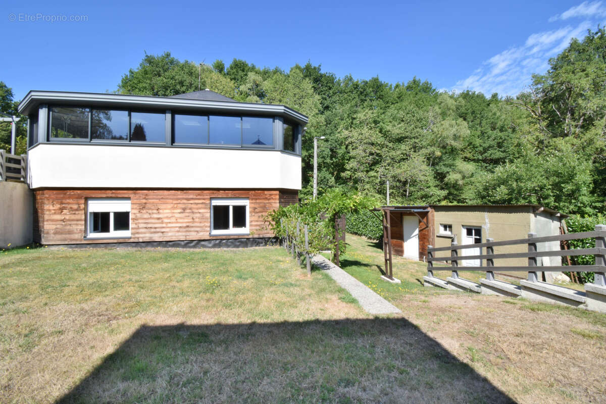 Maison à MEYMAC