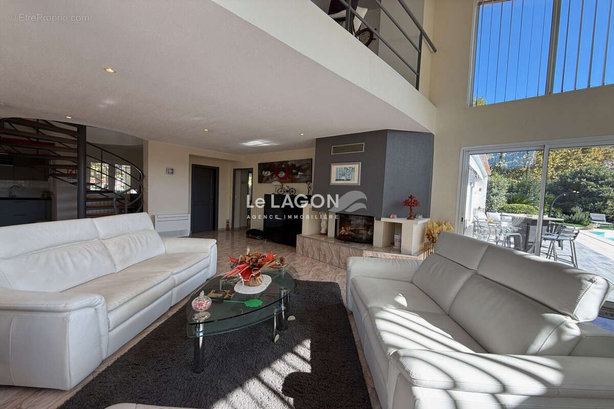 Maison à SAINT-CYPRIEN