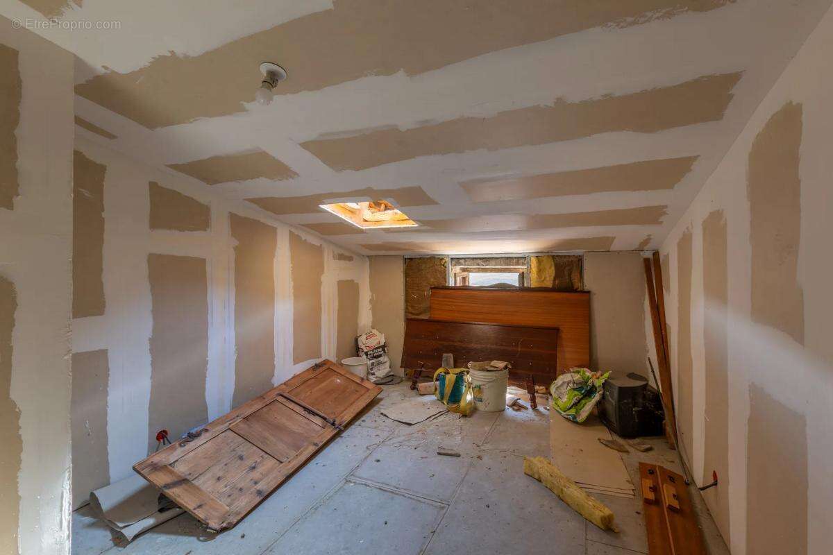 Maison à VAUX-EN-BEAUJOLAIS