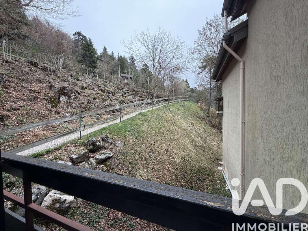 Appartement 27 m² à Chateau-Bernard  - photo 8