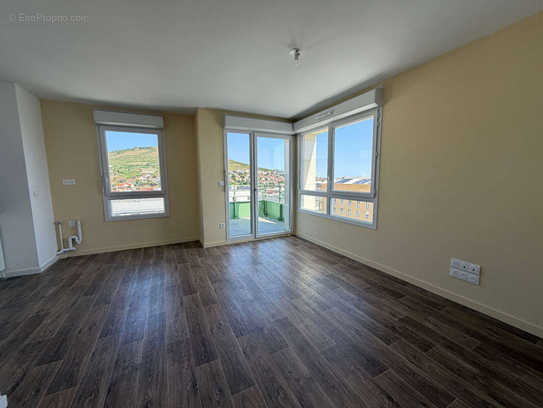 Clermont Ferrand secteur République - Appartement 2 pièces de 48 m² avec balcon - photo 3